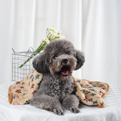 Cobertor Macio e Quentinho para Cão Idoso — Flanela Extra Suave com Estampado de Patas