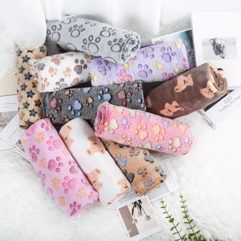 Cobertor Macio e Quentinho para Cão Idoso — Flanela Extra Suave com Estampado de Patas